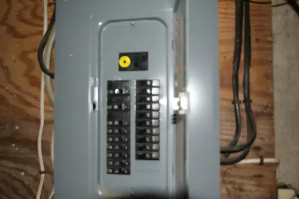 Thomaston, ME 04861,60 Booker ST