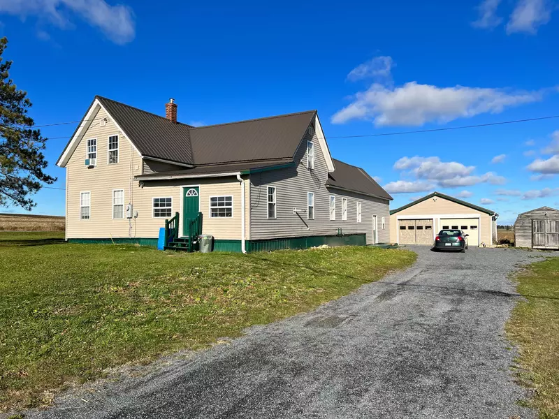 47 Dudley RD, Castle Hill, ME 04757