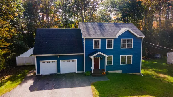 78 Ross RD, Kennebunk, ME 04043