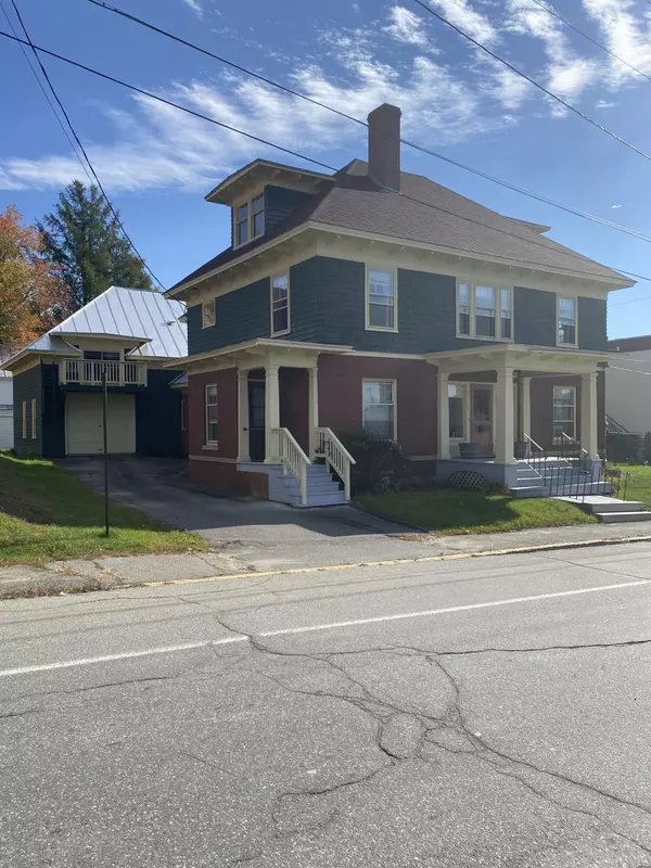 31 Court ST, Skowhegan, ME 04976