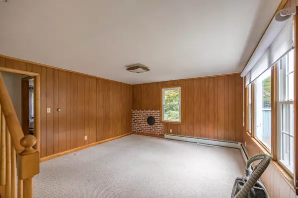 Raymond, ME 04071,242 Webbs Mills RD