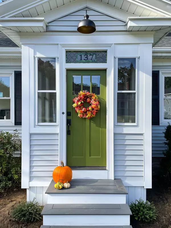 South Portland, ME 04106,137 Mitchell RD