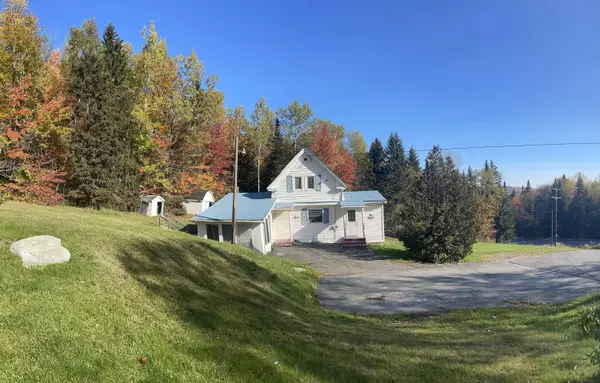 5 Paradis CIR, Fort Kent, ME 04743