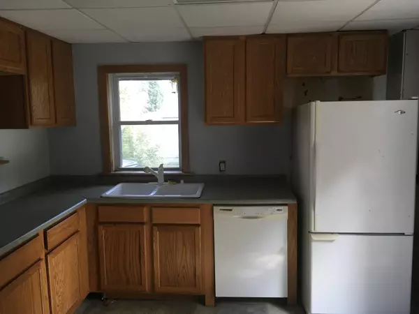 Old Town, ME 04468,86 Pine