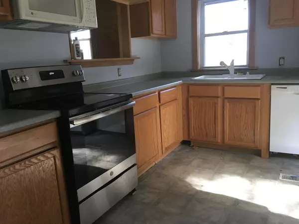 Old Town, ME 04468,86 Pine