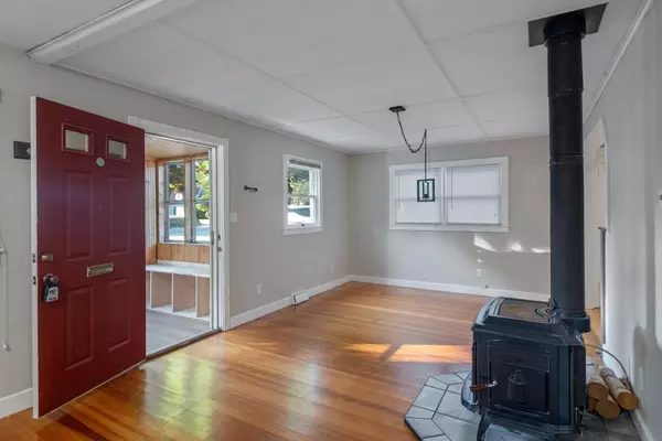 Kittery, ME 03904,127 Manson AVE