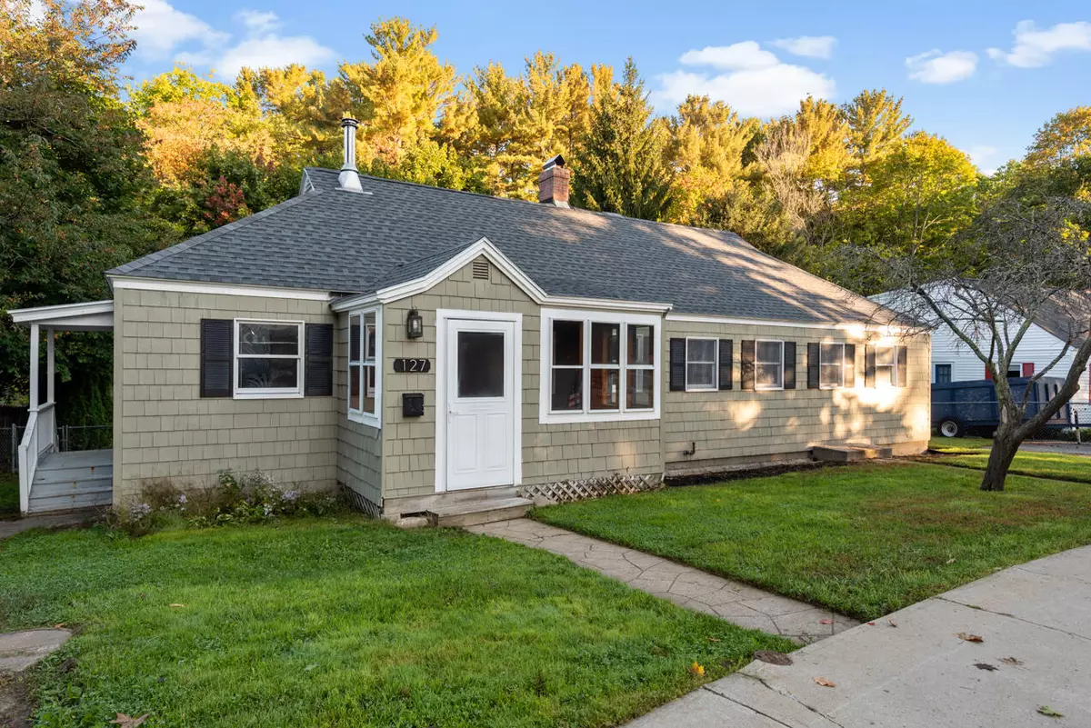 Kittery, ME 03904,127 Manson AVE