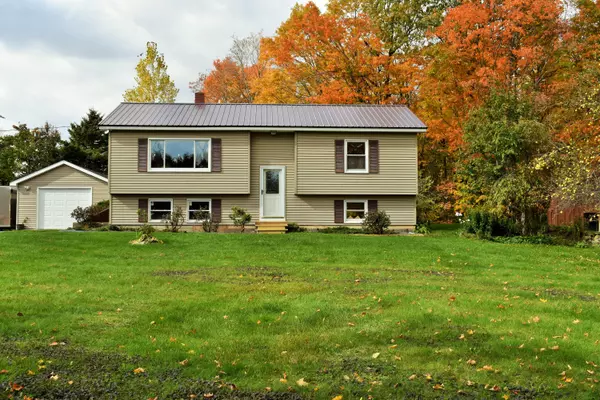 Saint Albans, ME 04971,610 Corinna Road