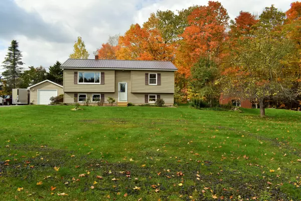 Saint Albans, ME 04971,610 Corinna Road