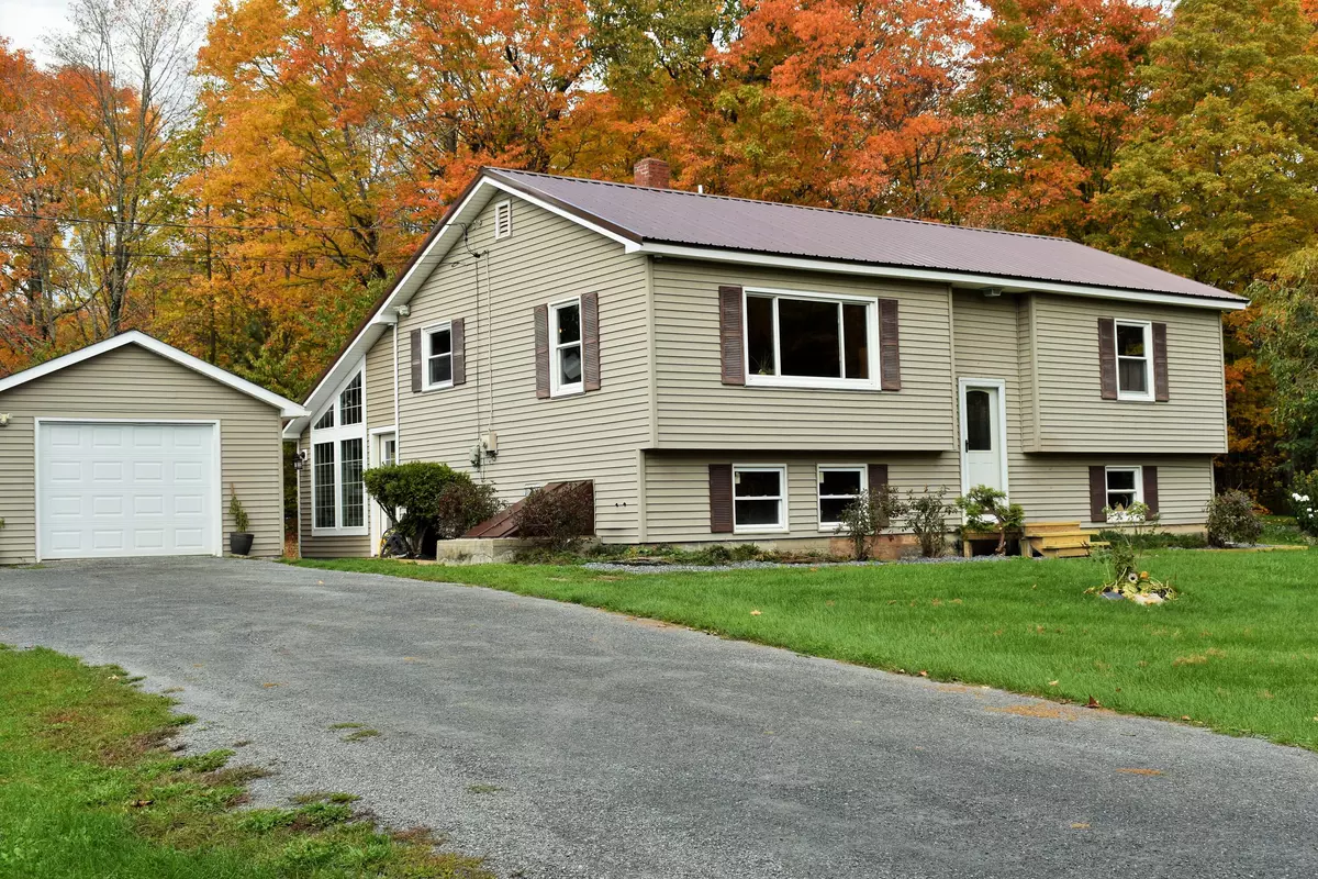 Saint Albans, ME 04971,610 Corinna Road