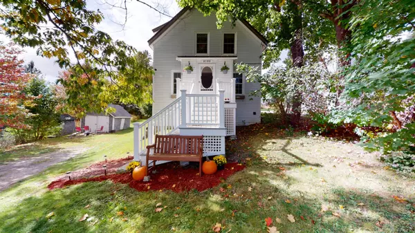 9 Ship ST, Thomaston, ME 04861