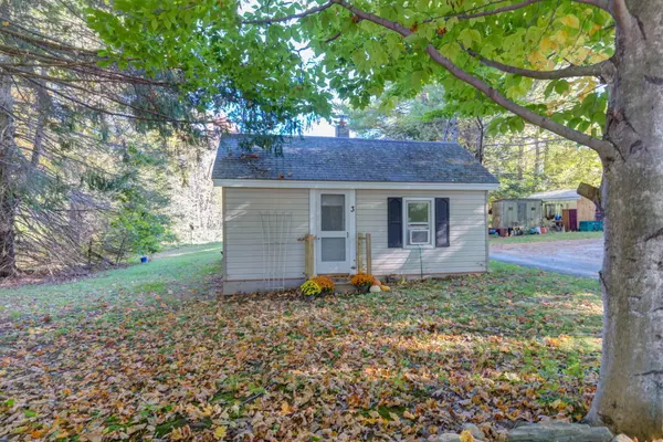 3 Town Farm RD, Windham, ME 04062