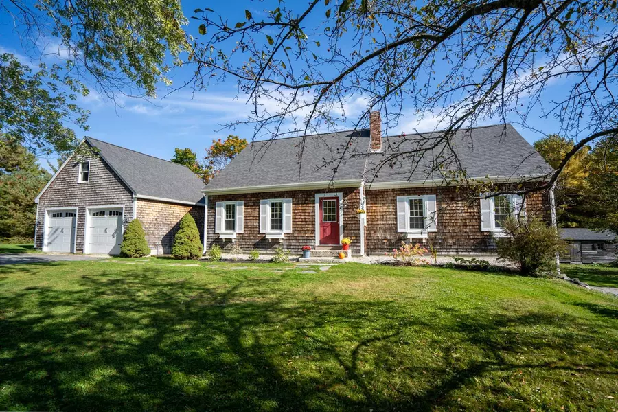 44 Desert RD, Freeport, ME 04032