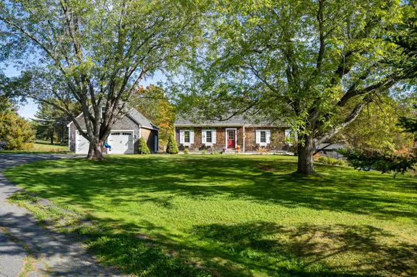 Freeport, ME 04032,44 Desert RD