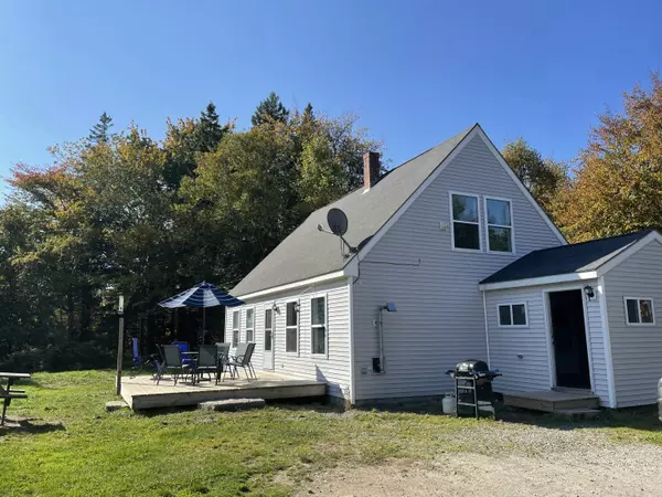 Vinalhaven, ME 04863,106 Pooles Hill RD