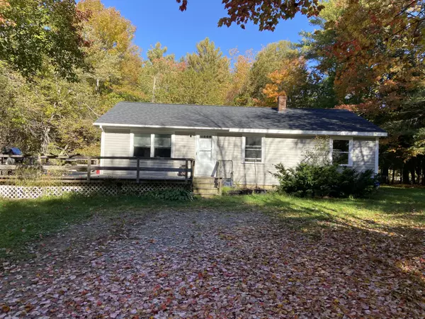 9 Balsam DR, Waldoboro, ME 04572