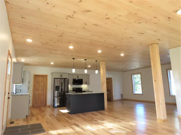 2 Stevens WAY, Kennebunk, ME 04043