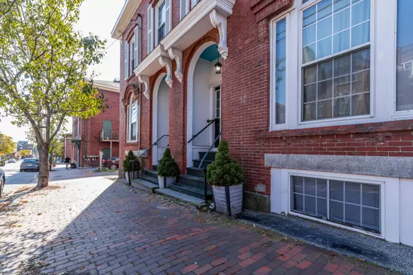 Portland, ME 04101,98-100 India ST