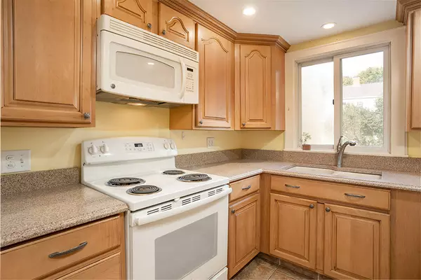 Portland, ME 04103,80 Vannah AVE