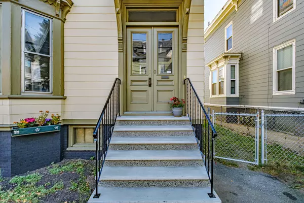 Portland, ME 04102,10 Dow ST