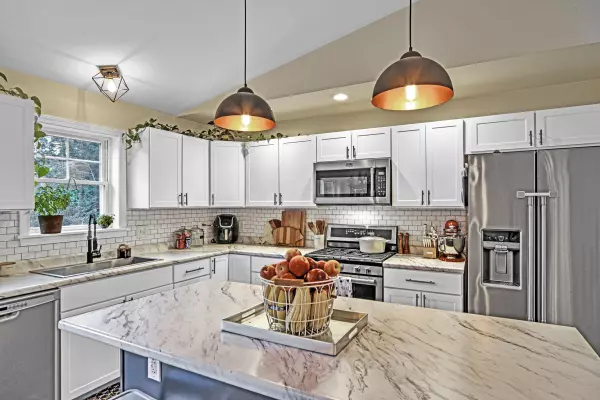 Pittston, ME 04353,41 Pinecrest LN