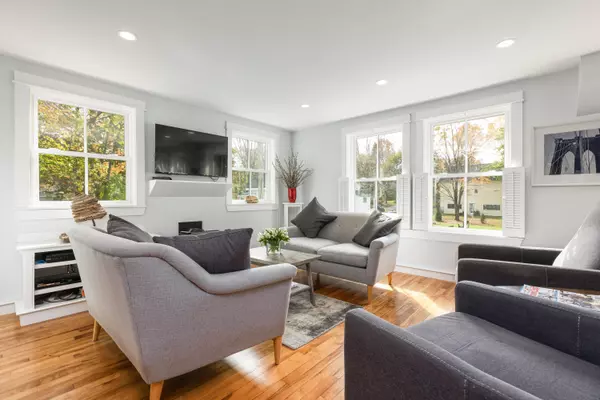 Freeport, ME 04032,4 Hale DR