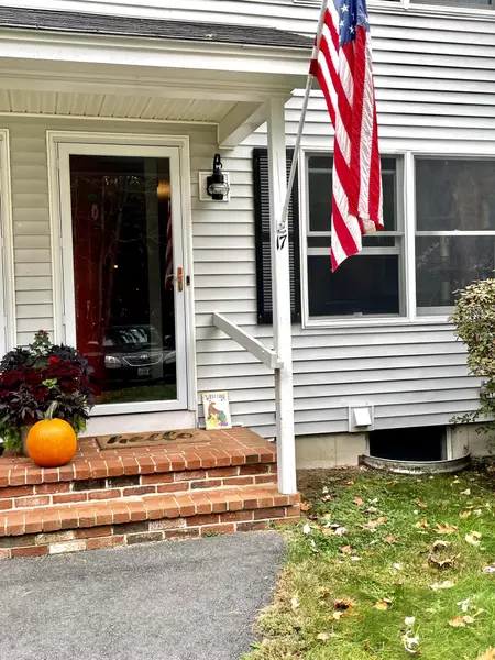 17 Oakwood TER #17, Brunswick, ME 04011