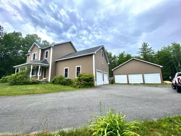 35 Colonial DR, Old Town, ME 04468