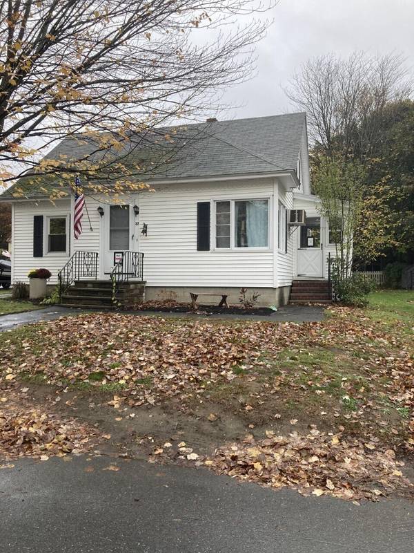 27 Bemis ST, Livermore Falls, ME 04254