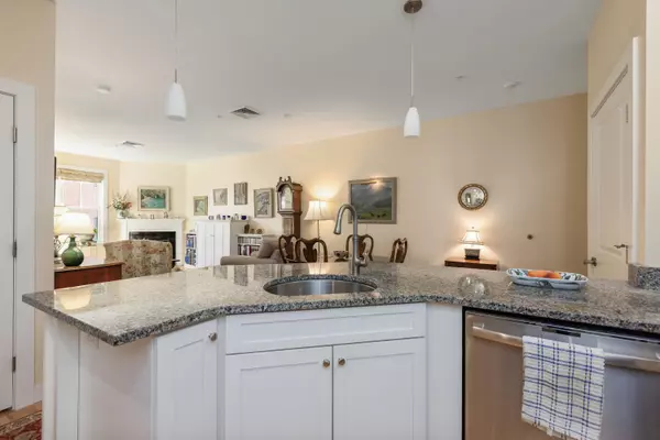 Portland, ME 04101,22 Hancock ST #302