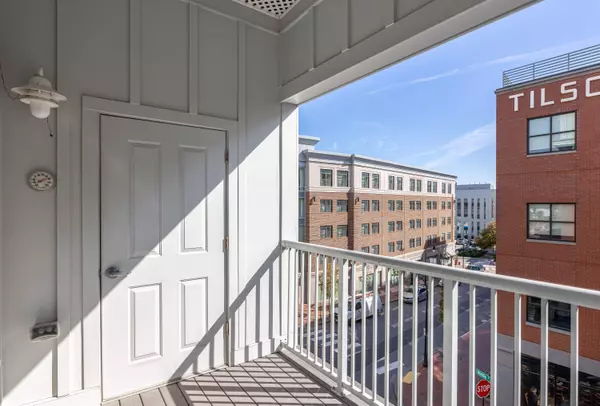 Portland, ME 04101,22 Hancock ST #302