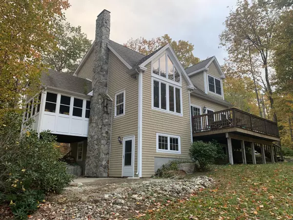 3 Dr Sweatt Point RD, New Gloucester, ME 04260