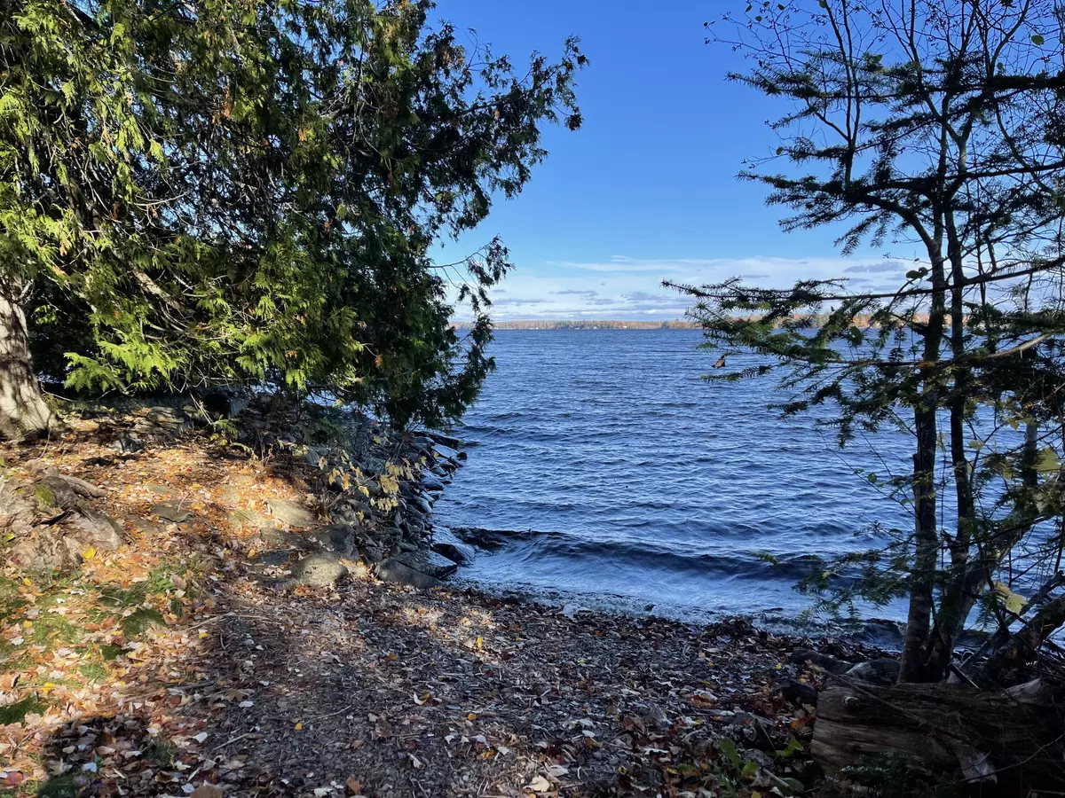 Glenburn, ME 04401,279 Cedar Breeze N N