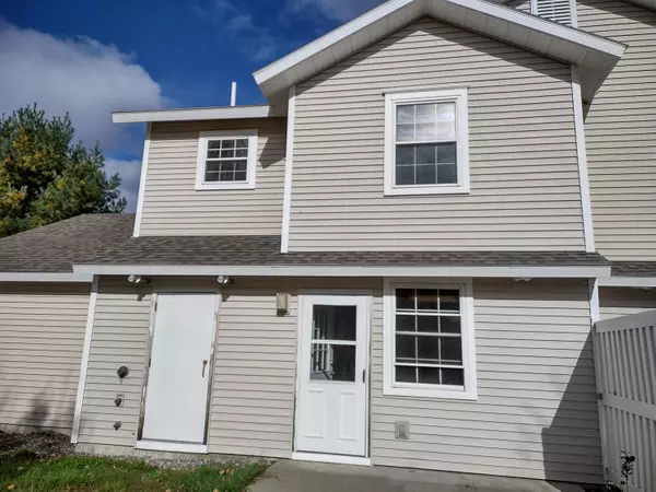 Brunswick, ME 04011,19 Forrestal DR #19