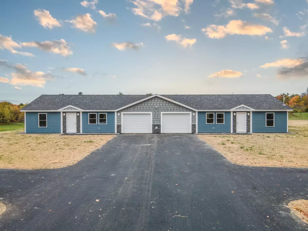 Saint Albans, ME 04971,221 Mountain RD