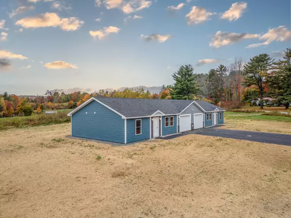 Saint Albans, ME 04971,221 Mountain RD