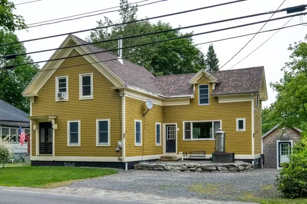17 Mills RD, Newcastle, ME 04553