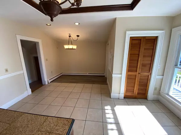 Newport, ME 04953,28 Railroad ST