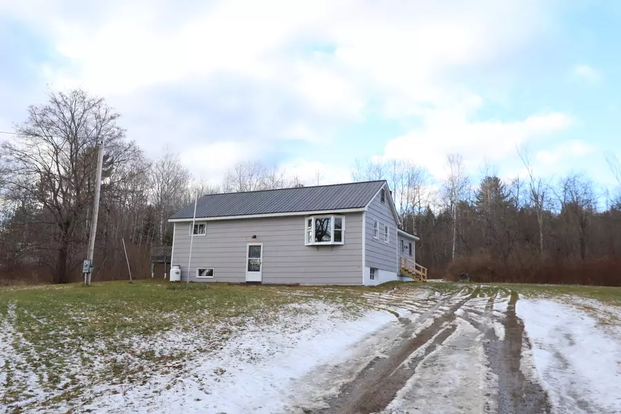 25 Griffin RD, Levant, ME 04456