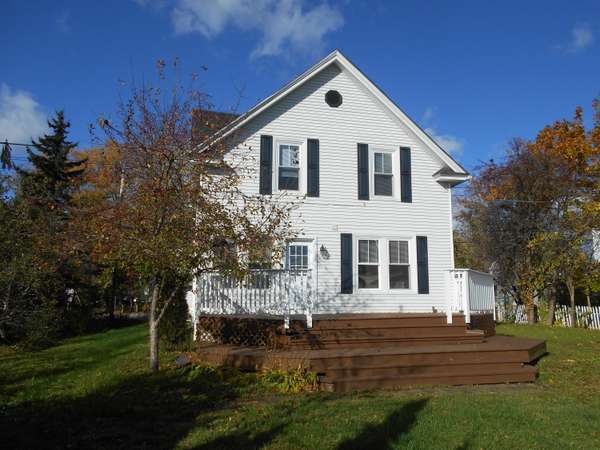 11 Old Mill RD, Old Town, ME 04468