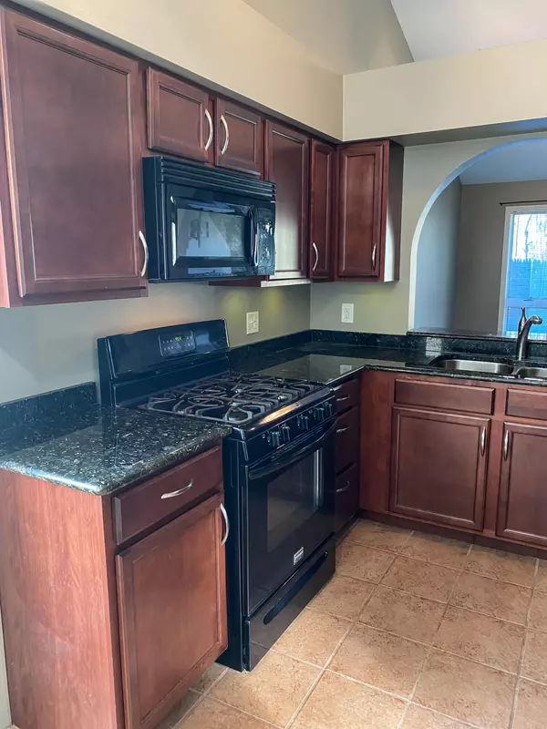 Orono, ME 04473,10 Hubbard Farms RD #6