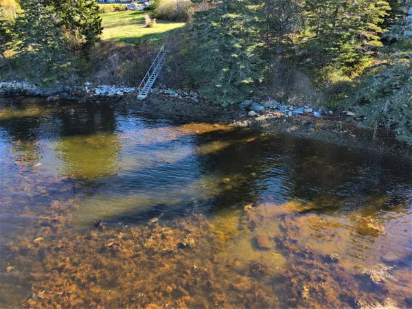 Tremont, ME 04674,8 Carver RD