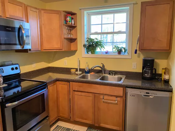 Kenduskeag, ME 04450,583 Kenduskeag Levant RD