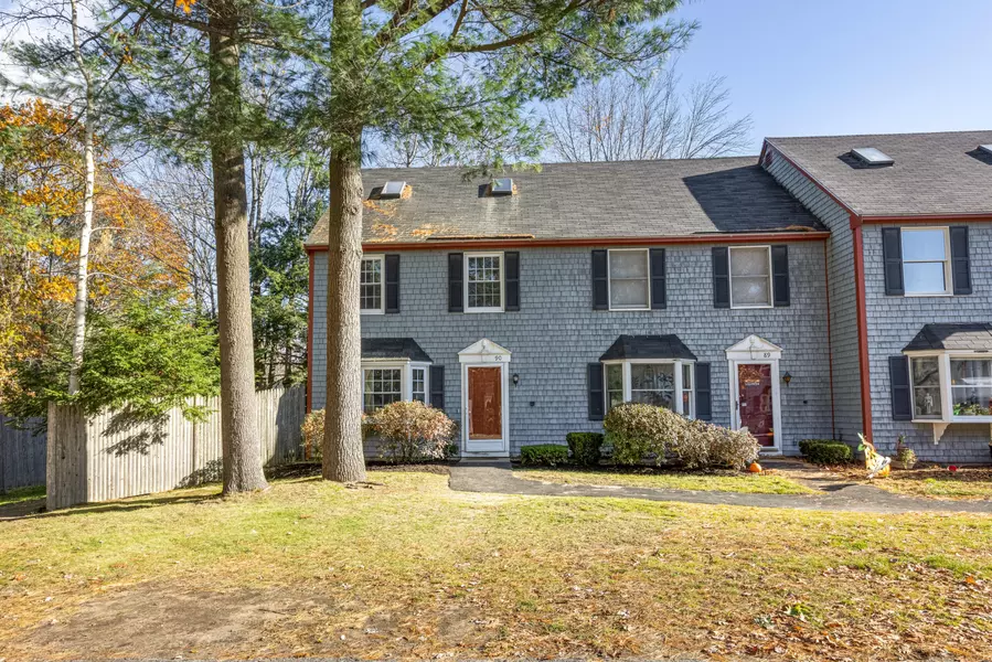 90 Munroe LN #90, Topsham, ME 04086