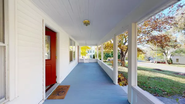 Warren, ME 04864,397 Main ST