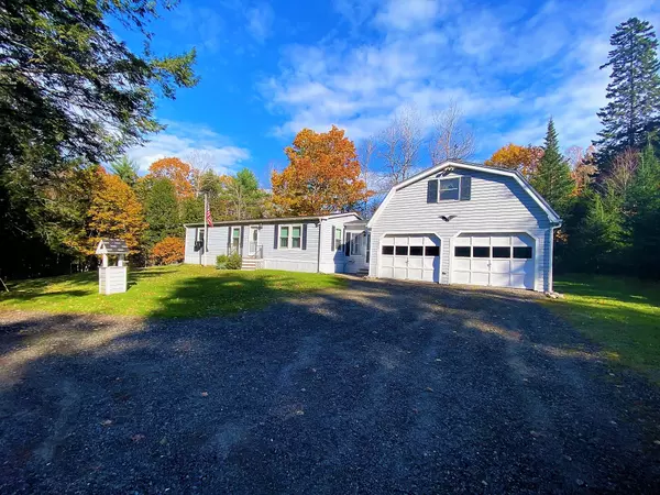 2094 Friendship RD, Waldoboro, ME 04572