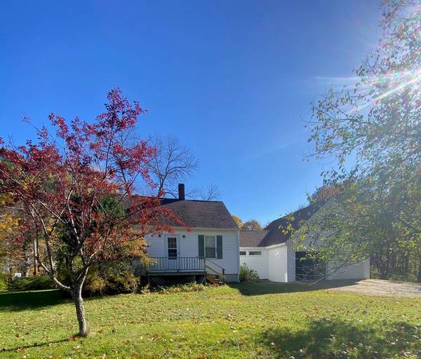 532 Bay RD, Bowdoinham, ME 04008