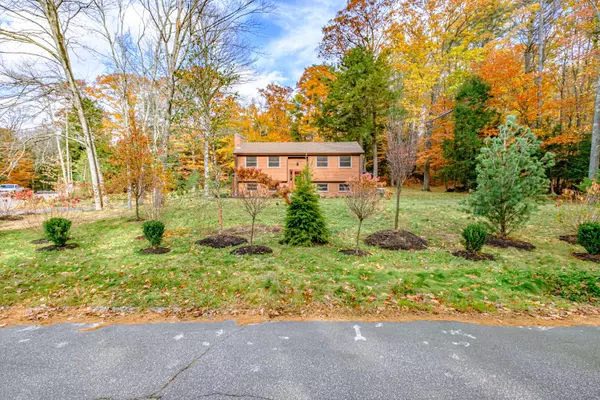 Freeport, ME 04032,2 Merrill RD