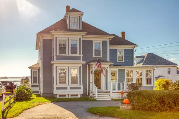 49 Union ST, Boothbay Harbor, ME 04538