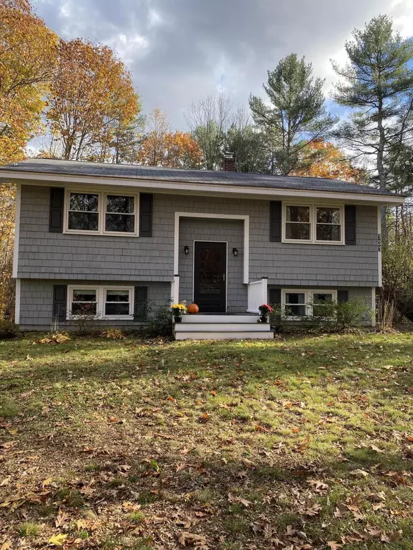 Pownal, ME 04069,131 Leighton RD